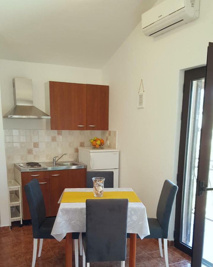 Apartments Antunovic Rogoznica  Eksteriør billede